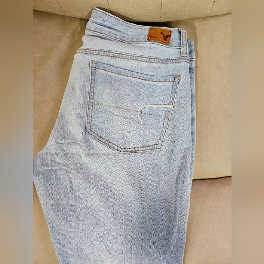 Unworn American Eagle Size 12 Jeans stretchy light brown wash denim